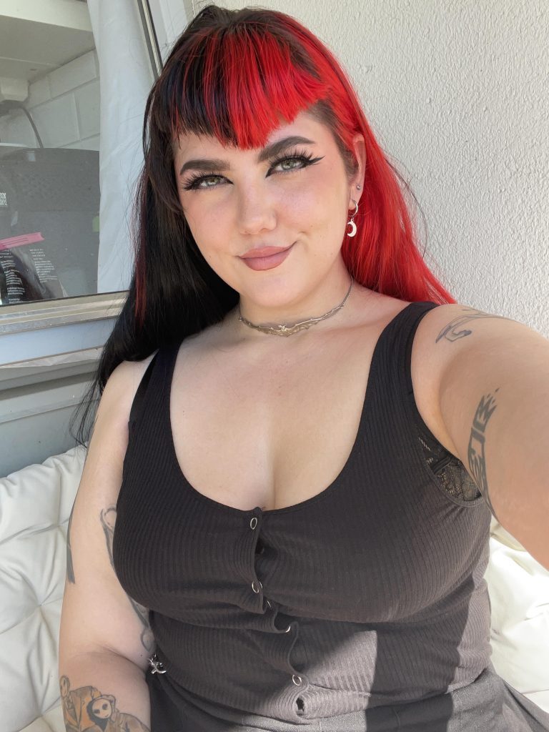 Horith red black hair