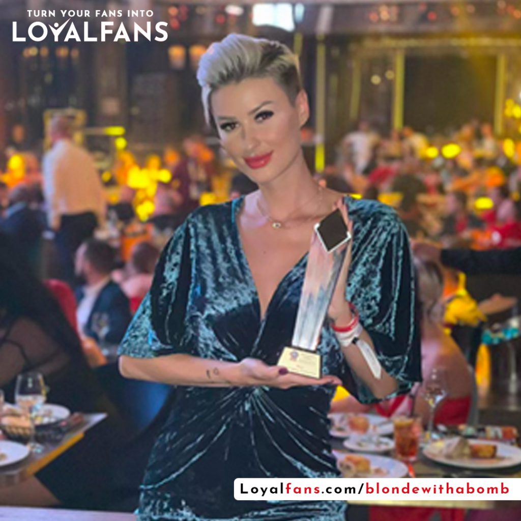 blondewithabomb best emerging company Loyalfans