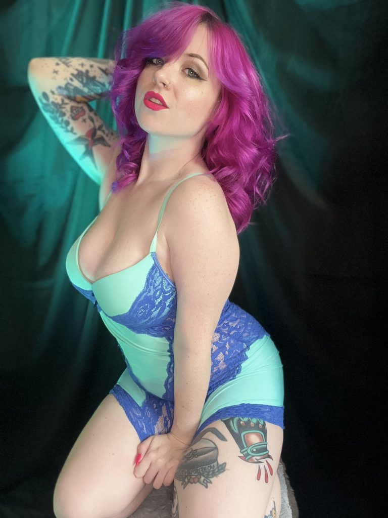 HazelMeadows pinup